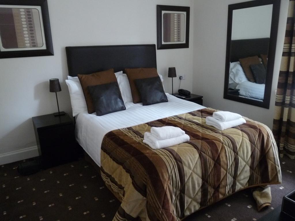 The Spinnaker Hotel Гурок Стая снимка