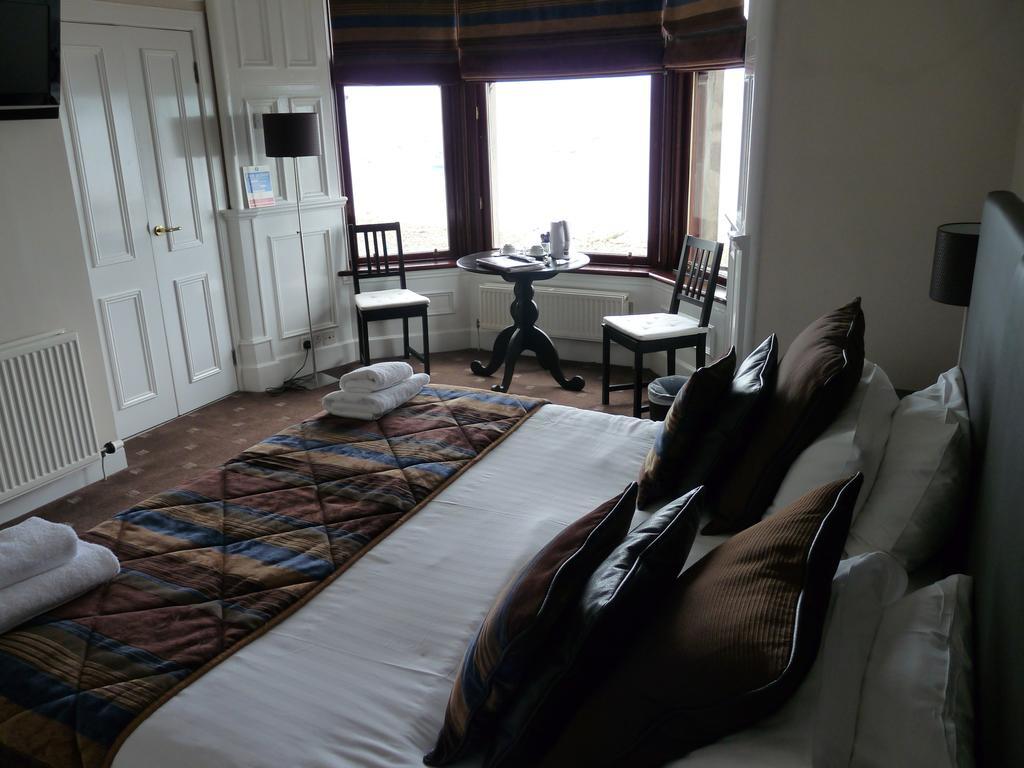 The Spinnaker Hotel Гурок Стая снимка