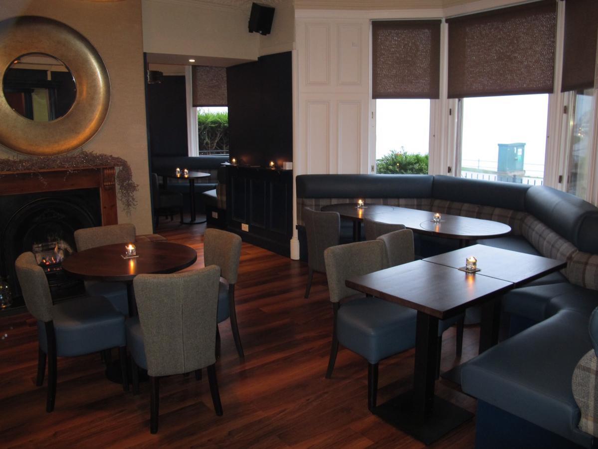 The Spinnaker Hotel Гурок Екстериор снимка