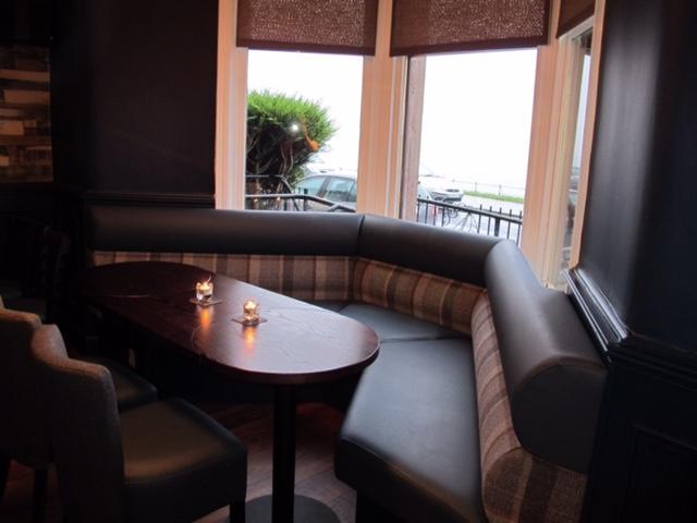 The Spinnaker Hotel Гурок Екстериор снимка